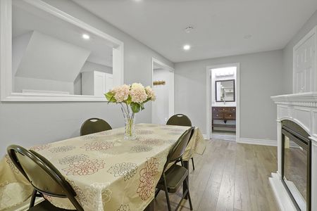 For Lease - 4 Glouster Court, Richmond Hill, Ontario - Photo 2