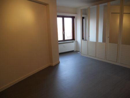 Heel ruim appartement met mooi zicht op de Grote Markt van Blankenberge - Photo 3