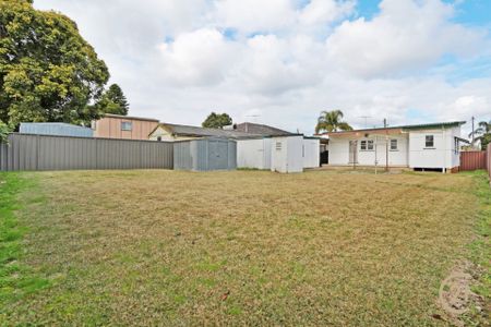 3 Bedroom House - Close to All Amentities - Photo 2