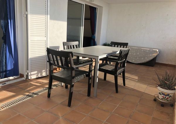 Se alquila apartamento para todo el año en Altea