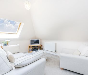 Flat To Let - Photo 1