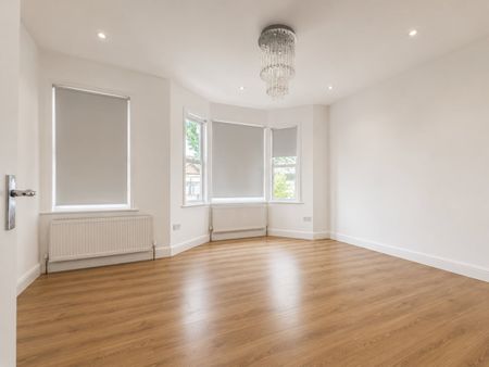 5 Bed Terraced House, Colchester Road, E10 - Photo 2