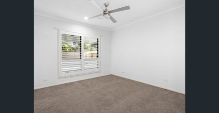 Spectacular North facing waterfront home - Photo 4