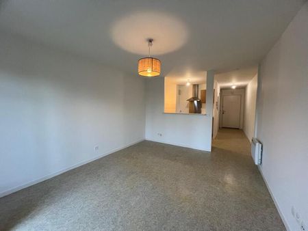 Location Appartement 1 Pièce 31 m² - Photo 2