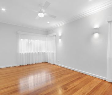 44 Grenville Road, Hampton. - Photo 3