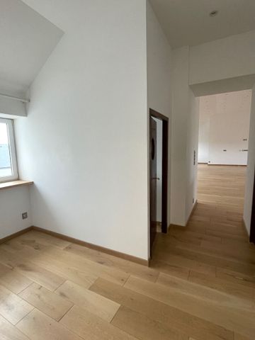 Location Appartement 4 pièces 163m² - Photo 4