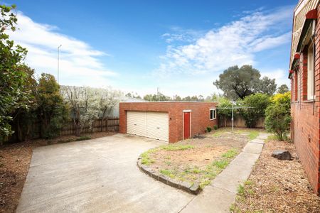 6 Sheahans Road, Templestowe Lower - Photo 2