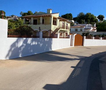 Se alquila de forma vacacional Chalet en Moraira - Photo 6
