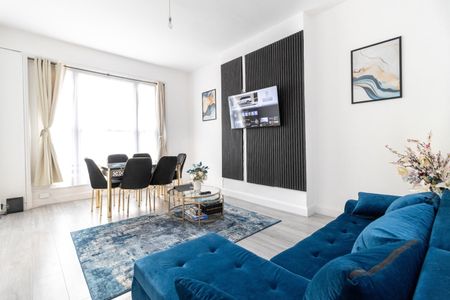 3 Bed Flat, Adelaide Grove, W12 - Photo 5