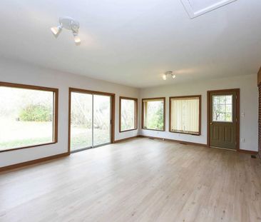 For Lease - 90 Centre Avenue, Toronto, Ontario - Photo 3