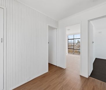 Freshly Updated Boutique Apartment in Prime Aberfeldie Location - Photo 6