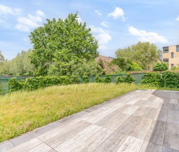 GELIJKVLOERS APPARTEMENT VAN 120 m² MET DRIE SLAAPKAMERS - UITSTEKENDE LIGGING - Photo 1