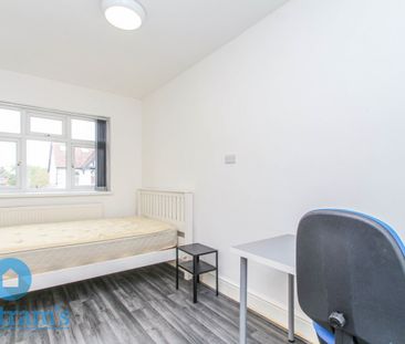 5 bed Semi-Detached House for Rent - Photo 5