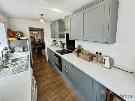 3 bedroom terraced house to rent - Photo 5