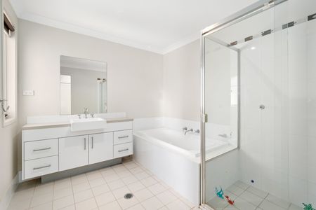 Modern Family Home in a Prestigious Location - Photo 5