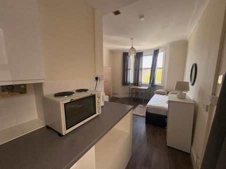 Studio to rent - Photo 3