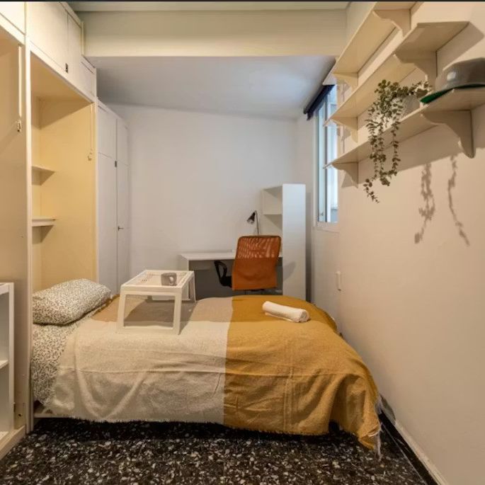 Gran Vía de Fernando el Católico, Valencia, Valencian Community 46008 - Photo 1