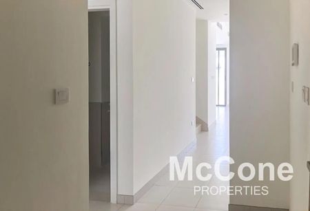 Corner Unit | Big Plot | Ready to Move In - Photo 2