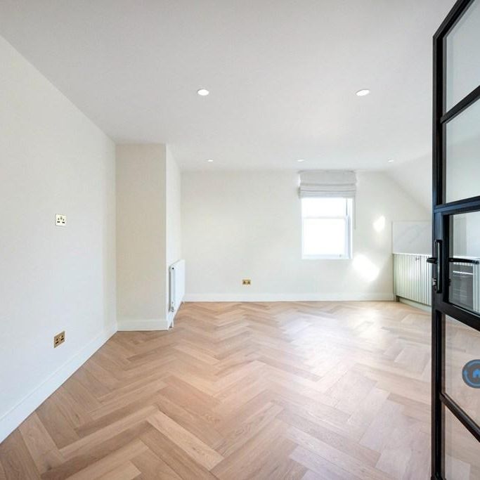 3 bedroom flat to rent - Photo 1