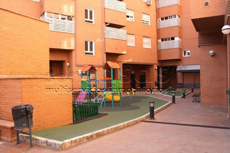 Piso de alquiler en General, Casco Histórico de Barajas - Photo 3