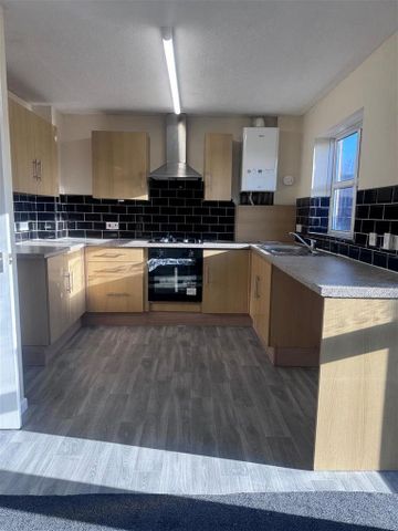 3 bedroom detached house to rent - Photo 5