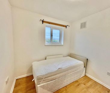 4 bedroom semi-detached house to rent - Photo 3