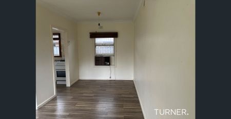 Neat and Tidy 3 Bedroom Home - Photo 2