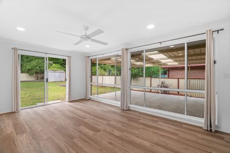 Newly renovated close to freeway - Photo 2