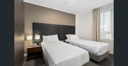 Residences @ 333 Exhibition St – Furnished 2 Bed / 2 bath Apartment incl water - Photo 3