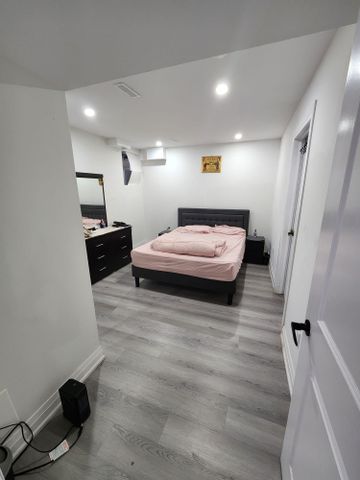 For Lease - 33 Trellanock Road, Brampton, Ontario - Photo 4