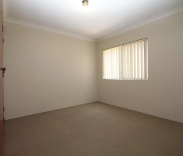 Two-Bedroom Apartment with Study in Prime Granville Location - Photo 5