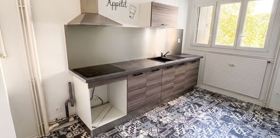 Location Appartement 3 pièces 74m² - Photo 2