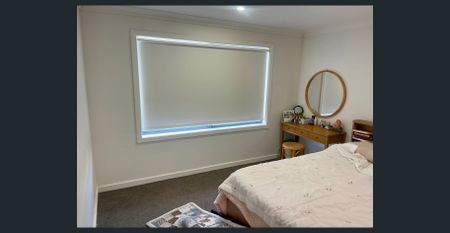 Perfectly Positioned Modern Home - Photo 4