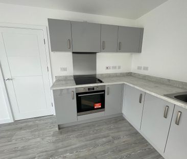 Flatts Close, Bristol, Stoke Gifford - Photo 6