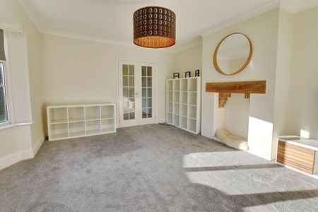 4 bedroom detached house to rent - Photo 4