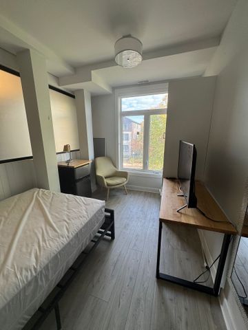 240 Blackburn - Photo 2