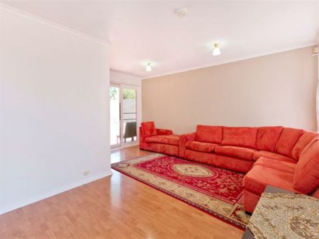 20 Edeys Run, Hampton Park VIC - Photo 2