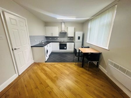 Gladstone Court, L8 7JY - Photo 2