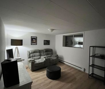 4 1/2 à Louer à Lachute Haut D’un Duplex - Photo 1