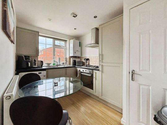 2 bedroom end of terrace house to rent - Photo 1