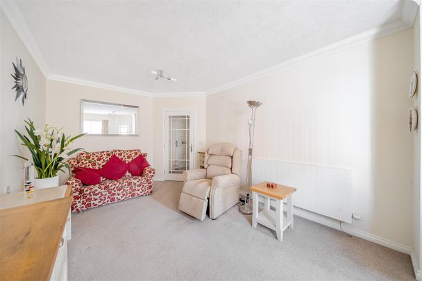 Nicholls Lodge, Bishop’s Stortford - Photo 1