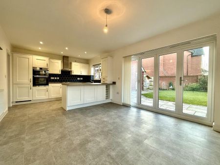 4 bedroom detached house to rent - Photo 3