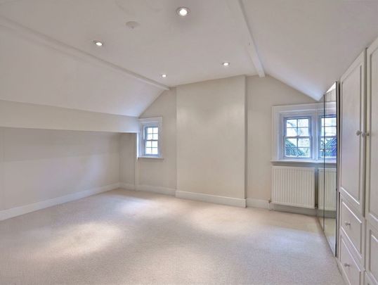 For Lease - 195 Pinewood Avenue, Toronto, Ontario - Photo 1
