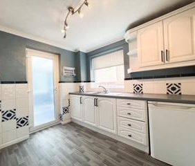 3 bedroom detached house to rent - Photo 5