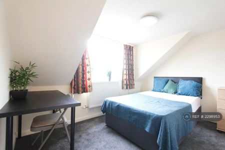 6 bedroom detached house to rent - Photo 5