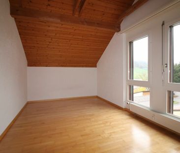 sehr schöne und grosszügige 4-Zi-Wohnung im Obergeschoss - Photo 5