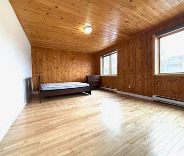 2100 Rue Jean Talon E. - Photo 1