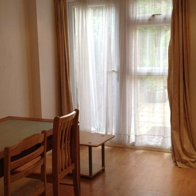 3 bedroom flat to rent - Photo 1