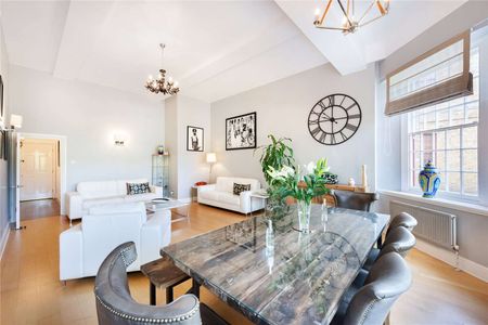 Beautifully presented spacious three bedroom apartment with off street parking, set within a secure gated development. - Photo 3