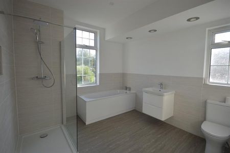 2 Bedroom End Terrace To Let - Photo 3